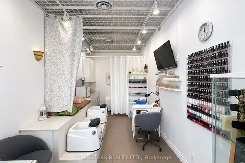 7181 Yonge Street 236