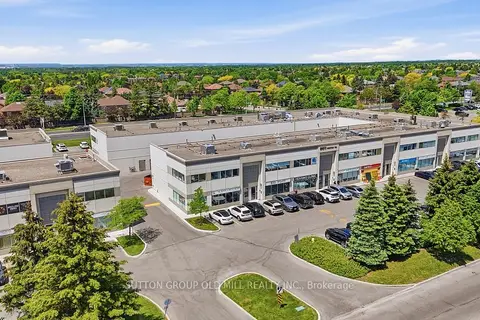 8611 Weston Road 19 - Salon