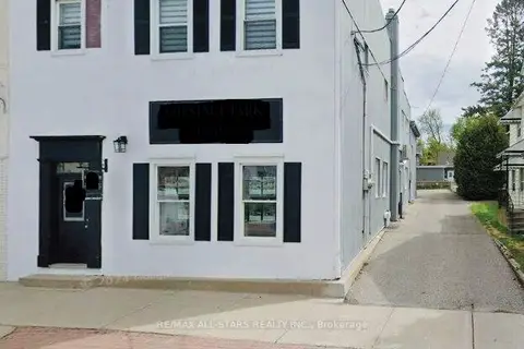 9 Main Street S
