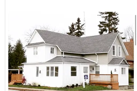 54 Queen Street N