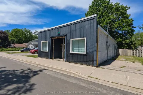 916 Lake Drive E