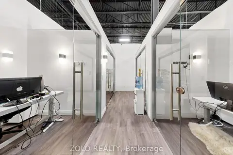7250 Keele Street D (350)
