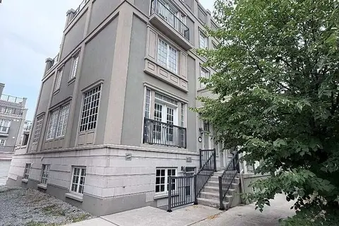 28 Upper Duke Crescent