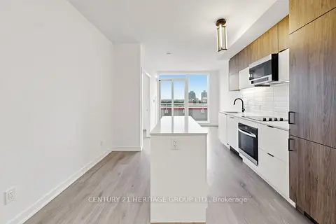 8888 Yonge Street 718