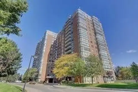 7601 Bathurst Street 804