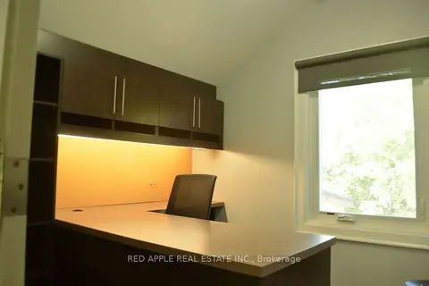 71 Main Street S 7