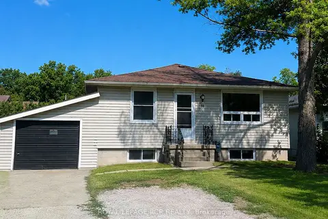 11 Jackson's Point Avenue