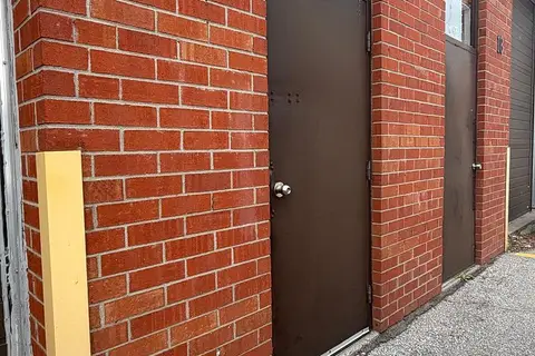 2150 Steeles Avenue W 18(Room 5)