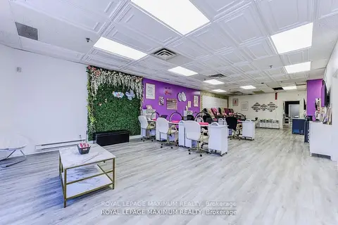 4220 Steeles Avenue W C10