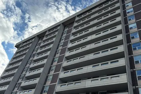 60 INVERLOCHY Boulevard 1210