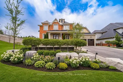 37 Country Club Crescent
