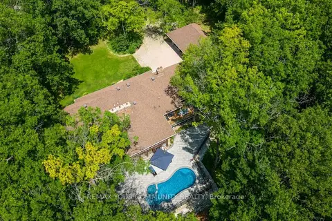 76 Trailwood Crescent