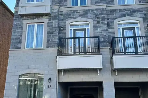 13 Thomas Foster Street