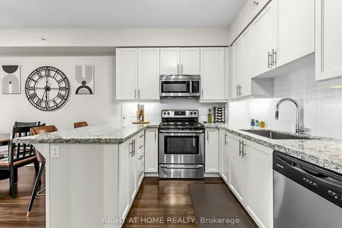 24 Woodstream Boulevard 808