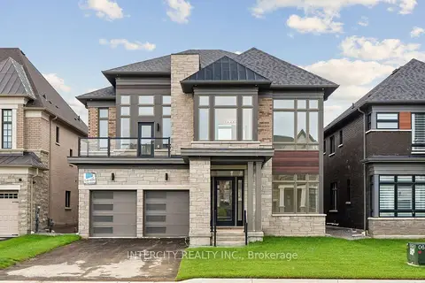 17 Garriock Hall Avenue