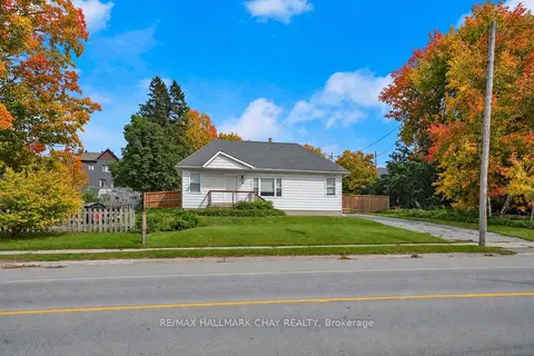 11 King Street S