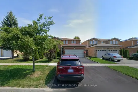 141 Yorkland Street Lower