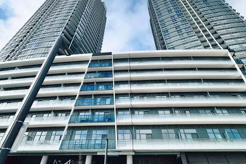 50 Upper Mall Way B3001
