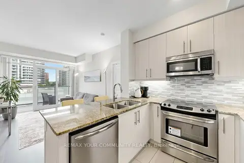 55 Oneida Crescent 408