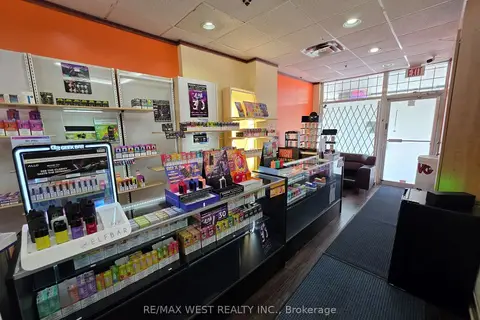 7398 Yonge Street 7d