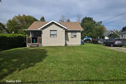 1382 Maple Road N