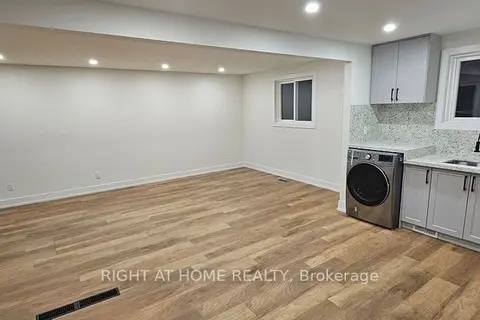 38 Jasper Drive Main Floor