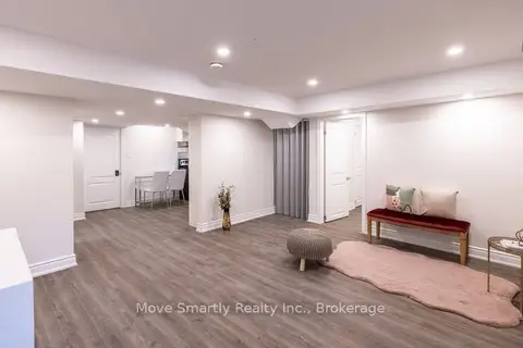 131 Bentwood Crescent Lower