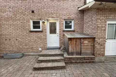 66 Foundry Crescent Lower