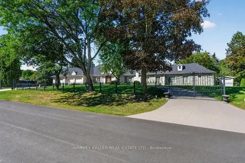 28 Putting Green Crescent