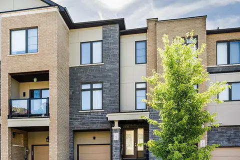 164 Tango Crescent