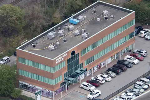 7131 Bathurst Street 204