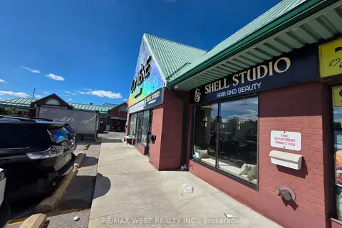 1102 Centre Street 1B - Lower