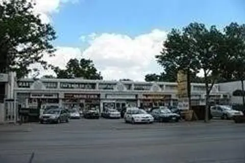 10255 Yonge Street 205