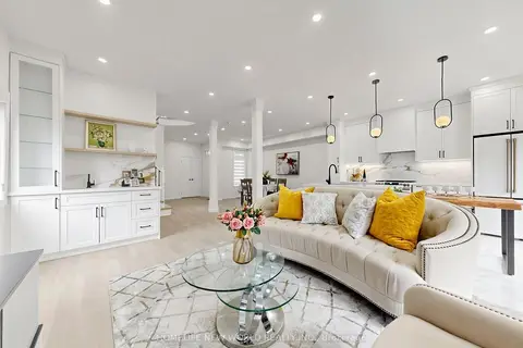 7 Monaco Crescent