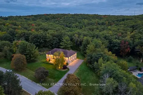 65 Kingswood Drive