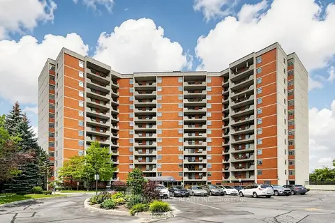7811 Yonge Street 310