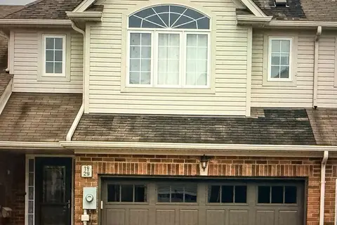 52 Apple Tree Crescent