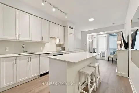9085 Jane Street 705
