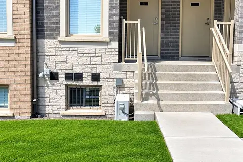 151 Honeycrisp Crescent TH173