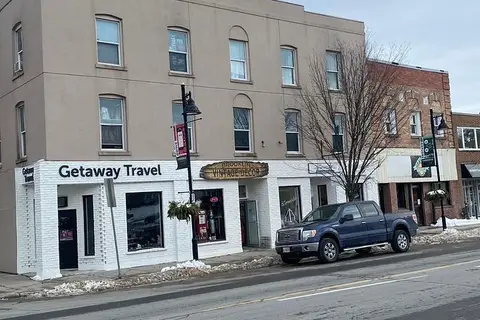 2 Bascom Street S 9