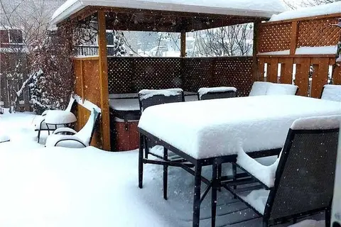 880 Leslie Valley Drive #1