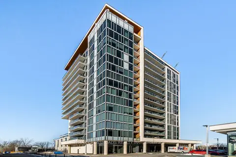 9618 Yonge Street TH102