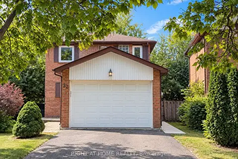 32 Aranka Court