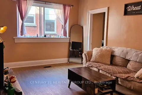 201A Main Street S 4