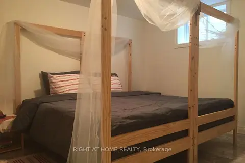 96 Simcoe Street Lower unit