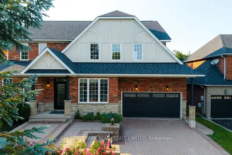 8 Cyril Richardson Court