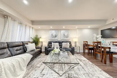 1 Blanche Lane 801