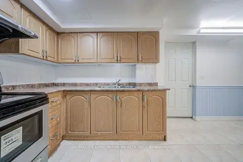 8 Fullerton Crescent BSMT