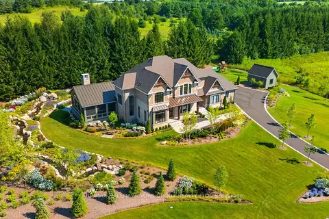 13 Newton Reed Crescent