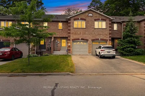 18 Lancaster Court